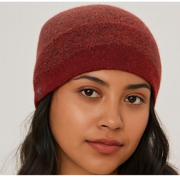 Barefoot Dreams NWT Cozy Chic Lite Confetti Beanie Hat Crimson Rosewood Red - Picture 1 of 10